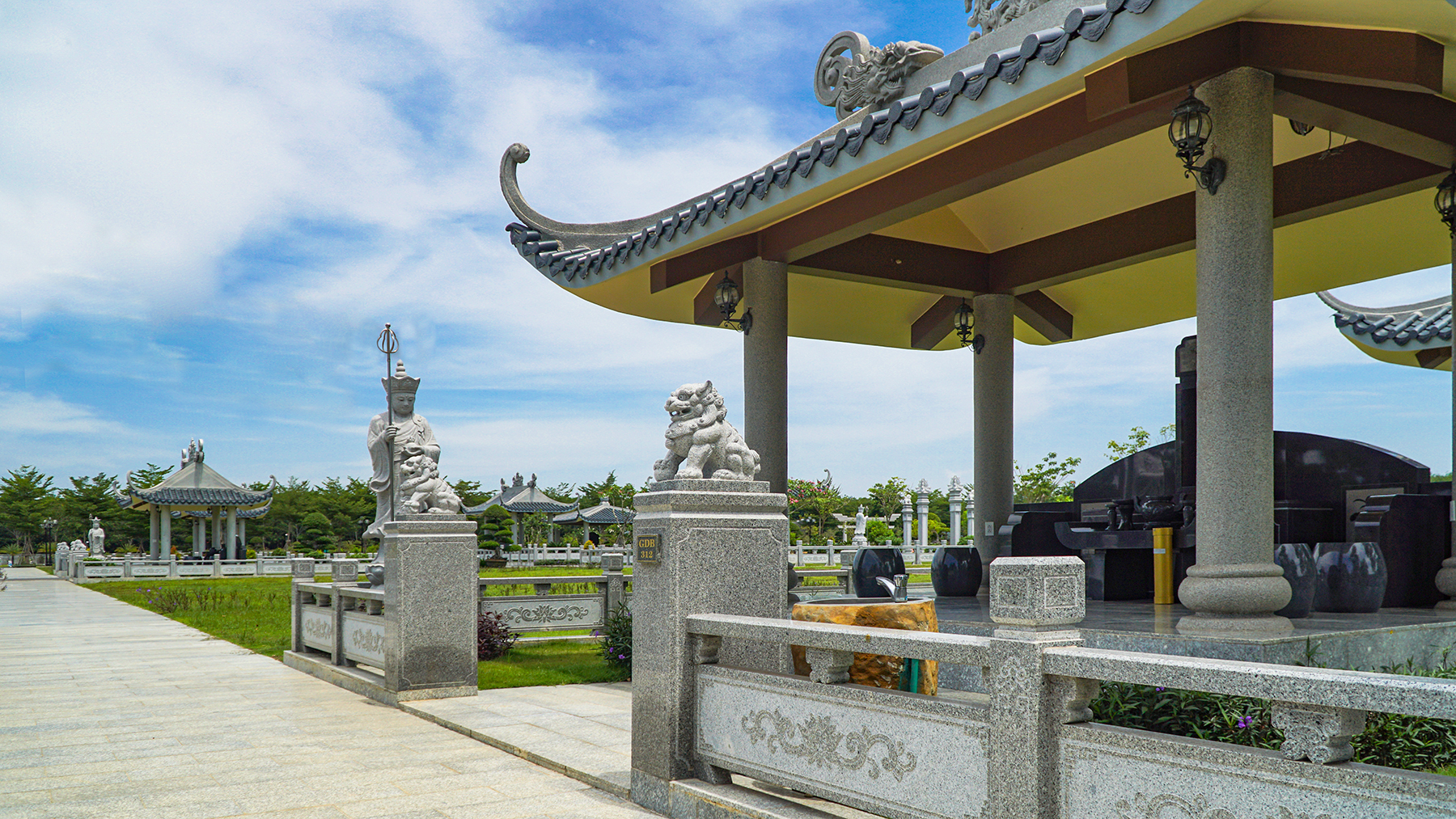 Mộ Gia Đình